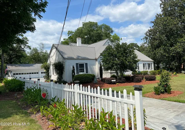 2nd image of 313 E 1st Avenue, Chadbourn, NC 28431 | MLS# 100592228