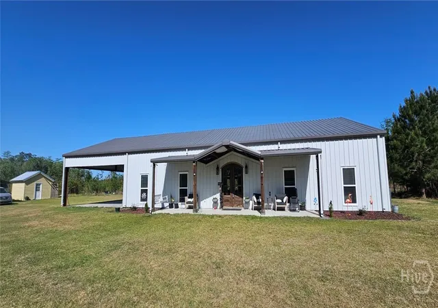 Homes for sale in Glennville, GA | 13637 Hwy 23, Glennville, GA 30427 | MLS# SA354035