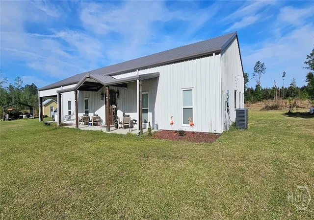 Homes for sale in Glennville, GA | 13637 Hwy 23, Glennville, GA 30427 | MLS# SA354035
