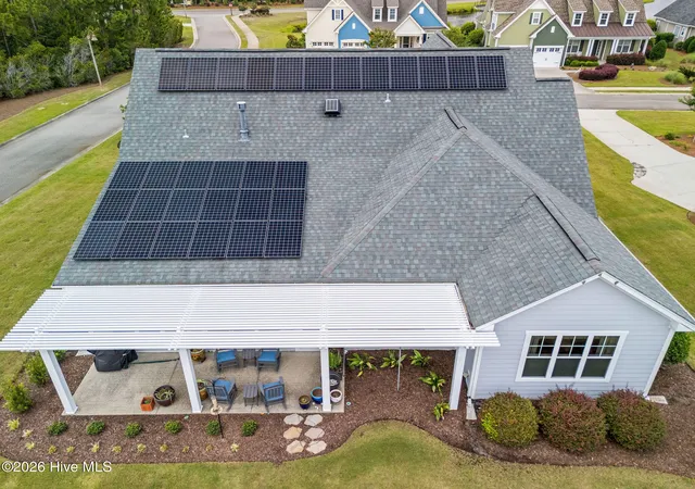 Photo 2 of Single family home for sale at 3346 Shell Isle Dr, Southport, NC 28461 | MLS# 100594278 | Listing updated on 2026-08-18