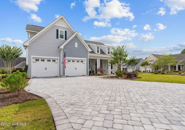Photo 4 of Single family home for sale at 3346 Shell Isle Dr, Southport, NC 28461 | MLS# 100594278 | Listing updated on 2026-09-21