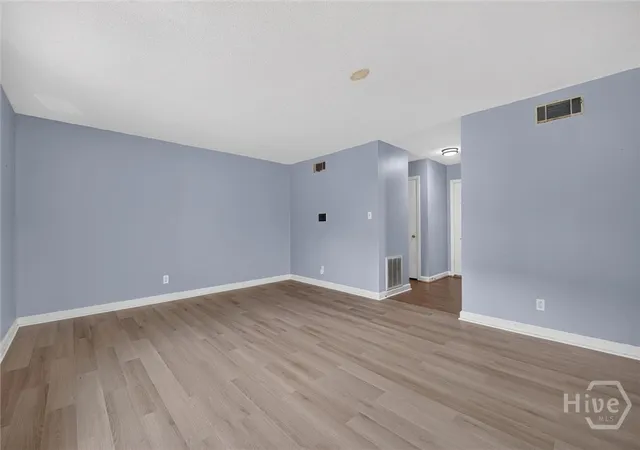 Photo 4 of Single family home for sale at 2211 Walz Dr, Savannah, GA 31404 | MLS# SA360957 | Listing updated on 2026-09-13