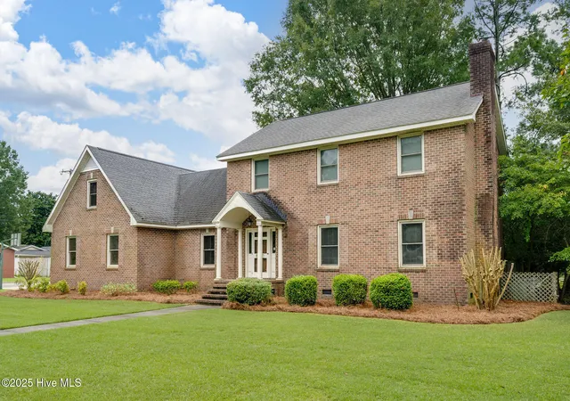 Photo 1 of Single family home for sale at 518 Forest Ln, Wallace, NC 28466 | MLS# 100522809 | Listing updated on 2026-08-18
