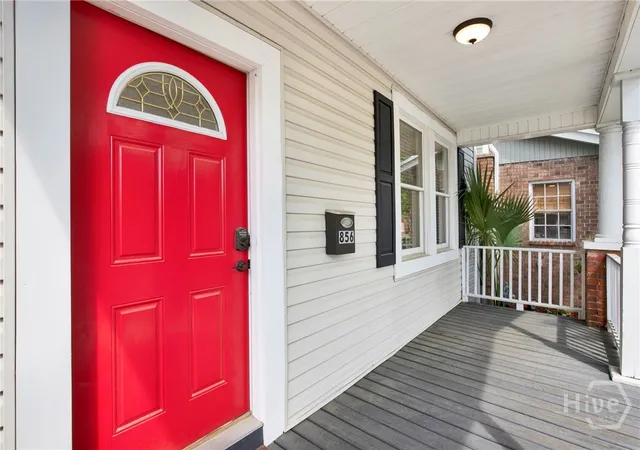 Photo 4 of Single family home for sale at 856 E 35th Street, Savannah, GA 31401 | MLS# SA352922 | Listing updated on 2026-06-16