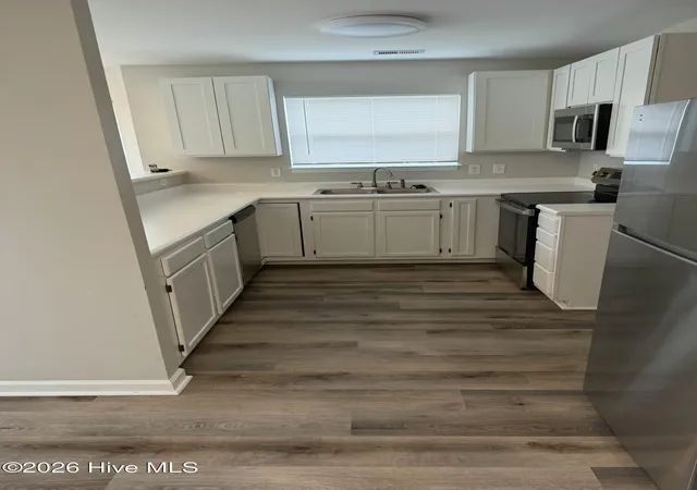 Photo 2 of Townhouse for sale at 3306 Belmont Cir, Wilmington, NC 28405 | MLS# 100570521 | Listing updated on 2026-08-18