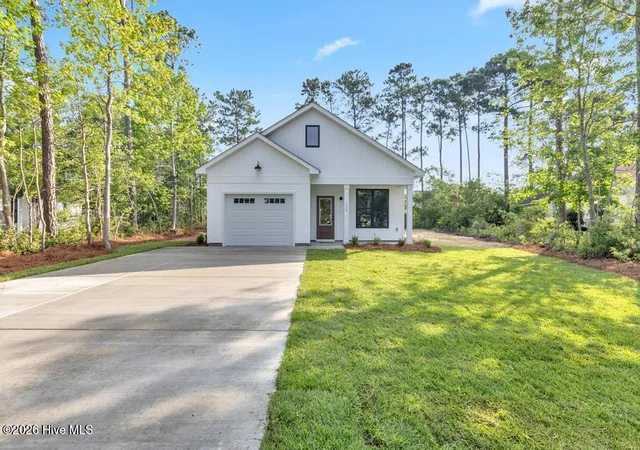 Photo 2 of Single family home for sale at 302 Pine Ct, Hampstead, NC 28443 | MLS# 100576676 | Listing updated on 2026-09-16