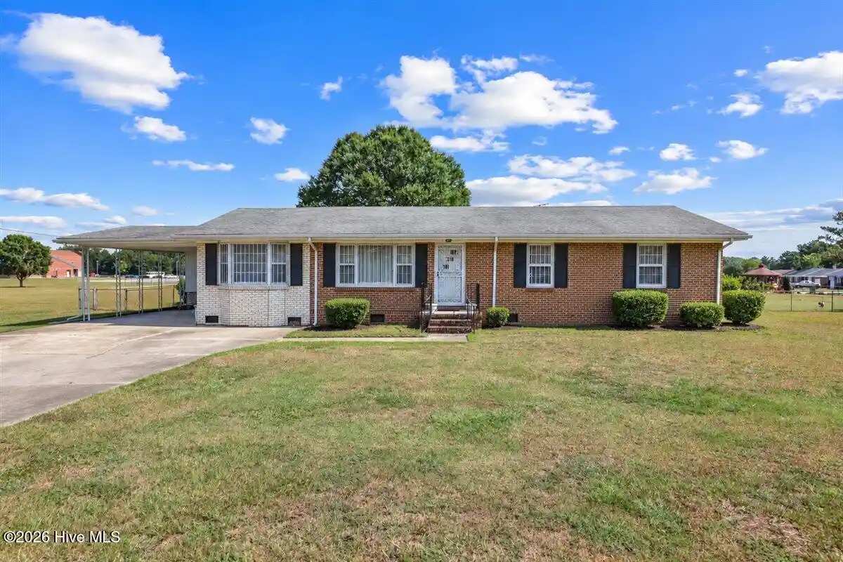 Photo 1 of Single family home for sale at 1719 Lipscomb Rd E, Wilson, NC 27893 | MLS# 100606637 | Listing updated on 2026-10-05