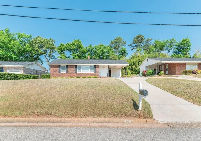 Photo 2 of Single family home for sale at 1420 Waccamaw Dr, North Augusta, SC 29841 | MLS# 98256431 | Listing updated on 2026-08-18