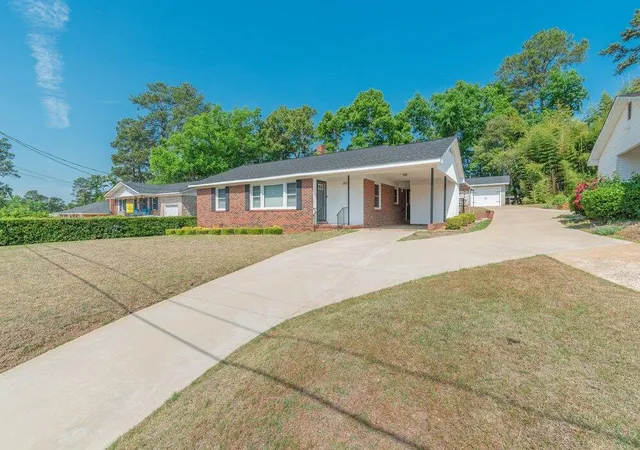 Photo 4 of Single family home for sale at 1420 Waccamaw Dr, North Augusta, SC 29841 | MLS# 98256431 | Listing updated on 2026-08-18