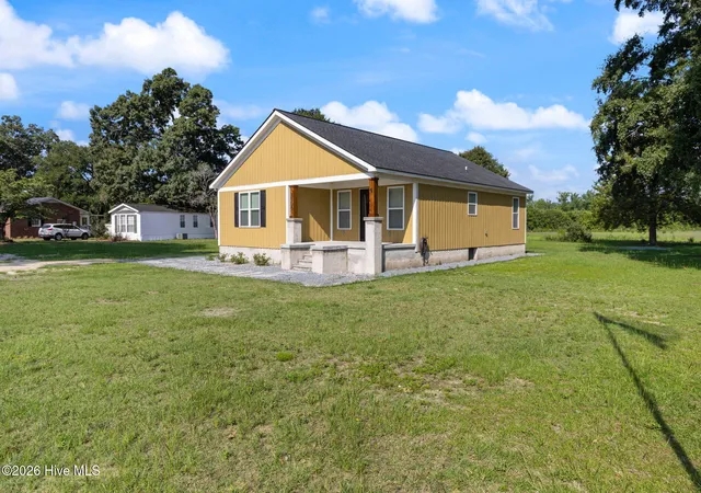 Homes for sale in Bladenboro, NC | 7390 Center Rd, Bladenboro, NC 28320 | MLS# 100587060