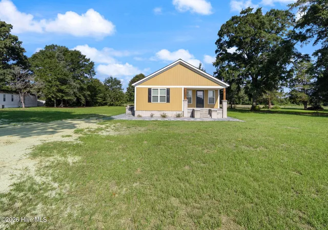 Homes for sale in Bladenboro, NC | 7390 Center Rd, Bladenboro, NC 28320 | MLS# 100587060
