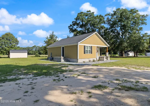 Homes for sale in Bladenboro, NC | 7390 Center Rd, Bladenboro, NC 28320 | MLS# 100587060