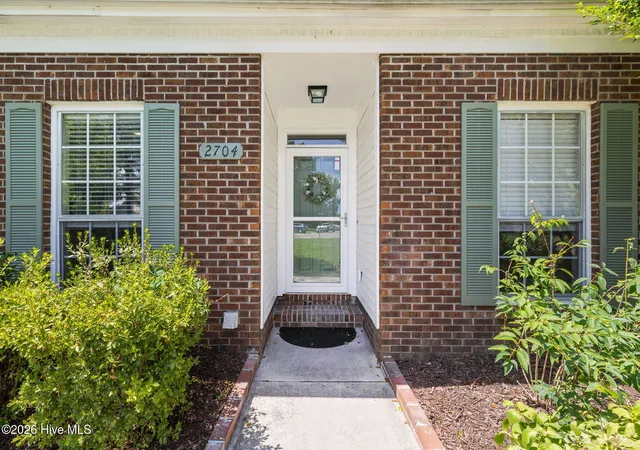 Photo 3 of Single family home for sale at 2704 Manor Ct, Wilmington, NC 28405 | MLS# 100584579 | Listing updated on 2026-08-21