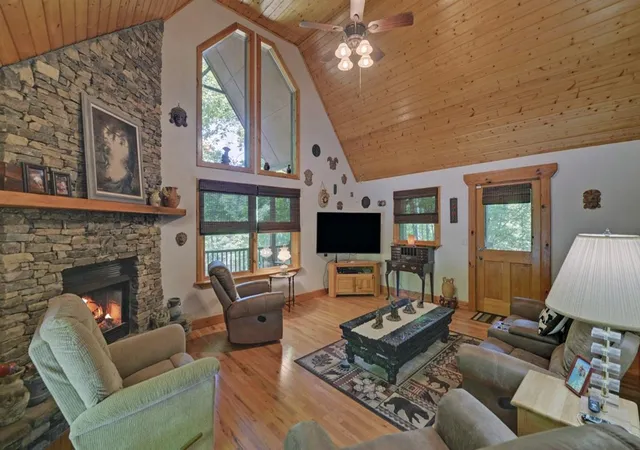 Photo 2 of Single family home for sale at 164 Dew Drop Ln, Murphy, NC 28906 | MLS# 98544180 | Listing updated on 2026-08-18