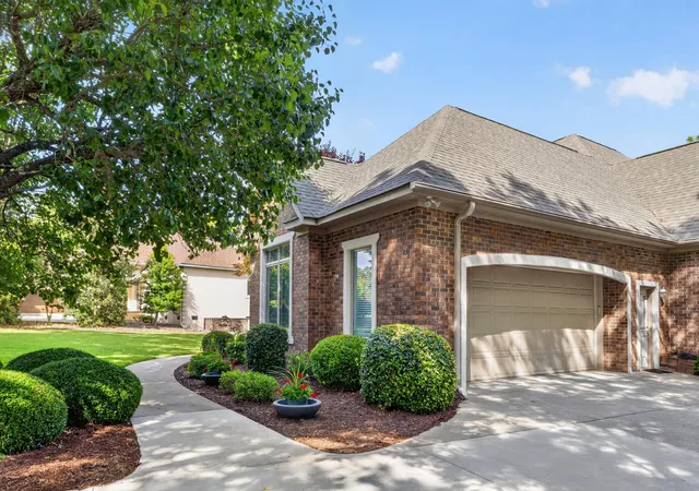 Photo 3 of Single family home for sale at 429 Spalding Lake Cir, Aiken, SC 29803 | MLS# 98257342 | Listing updated on 2026-09-09