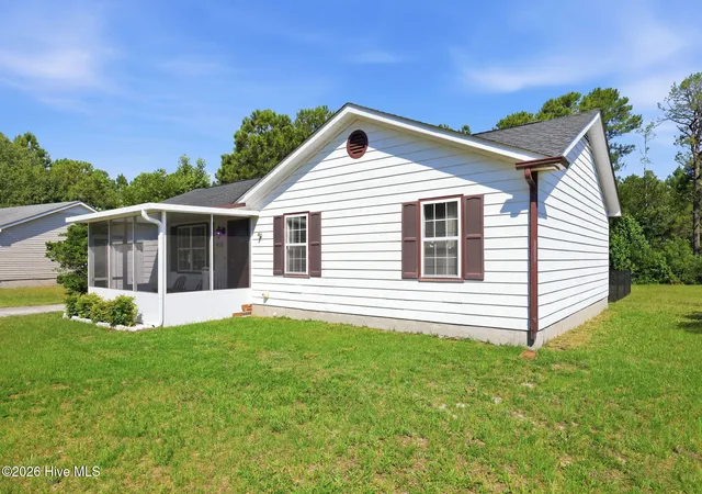 Homes for sale in Hubert, NC | 416 Oregon Trl, Hubert, NC 28539 | MLS# 100588429