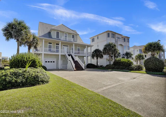 3rd image of 4 Sailview Dr, N Topsail Beach, NC 28460 | MLS# 100536895