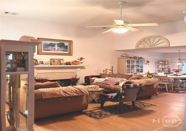 Photo 4 of Single family home for sale at 31 Tara Ct, Savannah, GA 31406 | MLS# SA363577 | Listing updated on 2026-08-31