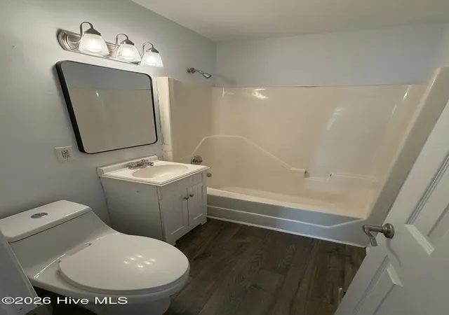 Photo 3 of Single family home for sale at 1015 Queen St, Wilmington, NC 28401 | MLS# 100592245 | Listing updated on 2026-09-15