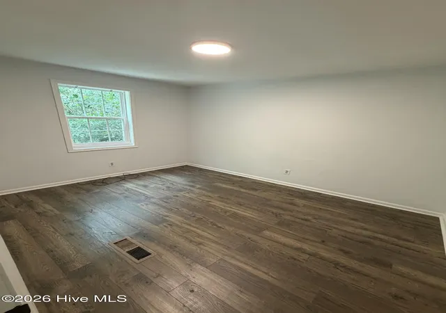 Photo 3 of Single family home for sale at 1015 Queen St, Wilmington, NC 28401 | MLS# 100592245 | Listing updated on 2026-09-15