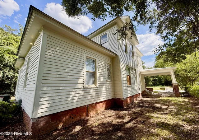 Photo 4 of Single family home for sale at 505 W Lenoir Ave, Kinston, NC 28501 | MLS# 100599919 | Listing updated on 2026-09-04