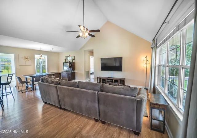 Photo 4 of Single family home for sale at 218 Oakmont Dr, Hampstead, NC 28443 | MLS# 100593996 | Listing updated on 2026-08-18