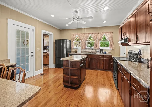 Photo 3 of Single family home for sale at 325 323 N Main St, Hinesville, GA 31313 | MLS# SA359600 | Listing updated on 2026-08-25