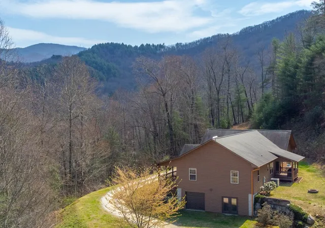 Photo 4 of Single family home for sale at 1960 Atoah Rd, Robbinsville, NC 28771 | MLS# 98544275 | Listing updated on 2026-08-18