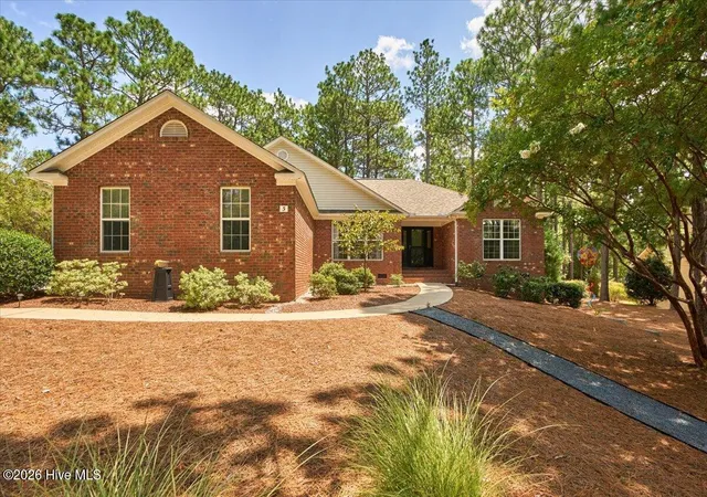 Photo 1 of Single family home for sale at 3 Oak Tree Ln, Pinehurst, NC 28374 | MLS# 100594903 | Listing updated on 2026-08-18