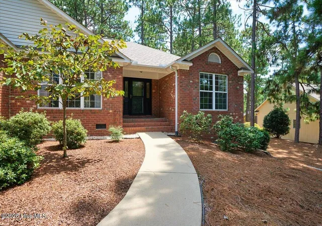 Photo 2 of Single family home for sale at 3 Oak Tree Ln, Pinehurst, NC 28374 | MLS# 100594903 | Listing updated on 2026-08-18