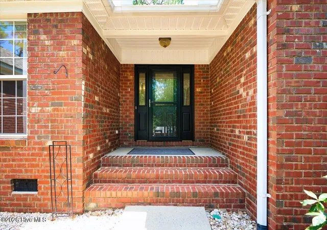 Photo 3 of Single family home for sale at 3 Oak Tree Ln, Pinehurst, NC 28374 | MLS# 100594903 | Listing updated on 2026-08-18