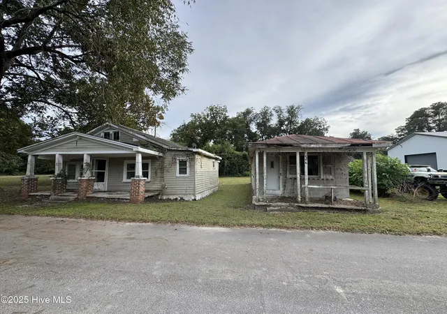 Photo 2 of Single family home for sale at 108 Bell St, Pollocksville, NC 28573 | MLS# 100561872 | Listing updated on 2026-08-18