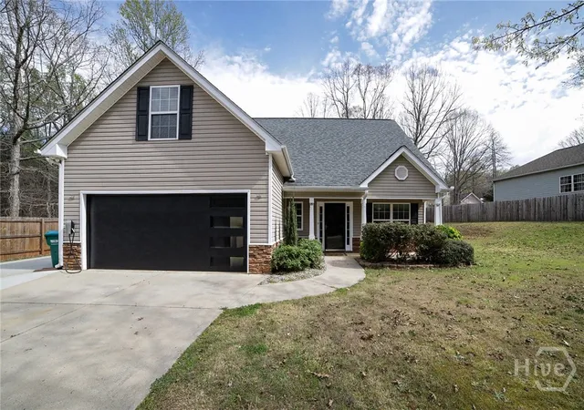Homes for sale in Commerce, GA | 560 Windsong Lake Dr, Commerce, GA 30529 | MLS# CL351875