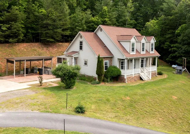 Photo 2 of Single family home for sale at 1451 Moccasin Crk Rd, Murphy, NC 28906 | MLS# 98544595 | Listing updated on 2026-08-18