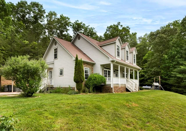 Photo 3 of Single family home for sale at 1451 Moccasin Crk Rd, Murphy, NC 28906 | MLS# 98544595 | Listing updated on 2026-08-18