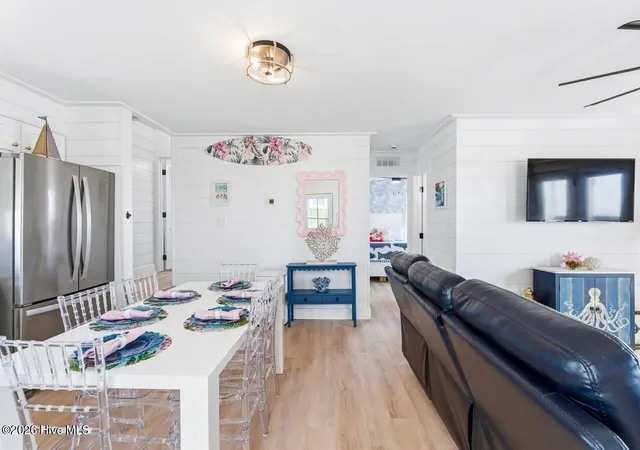 Photo 4 of Single family home for sale at 4327 E Beach Dr, Oak Island, NC 28465 | MLS# 100576388 | Listing updated on 2026-08-18