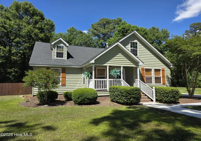 Homes for sale in Lake Waccamaw, NC | 116 Schley Ave, Lake Waccamaw, NC 28450 | MLS# 100575470
