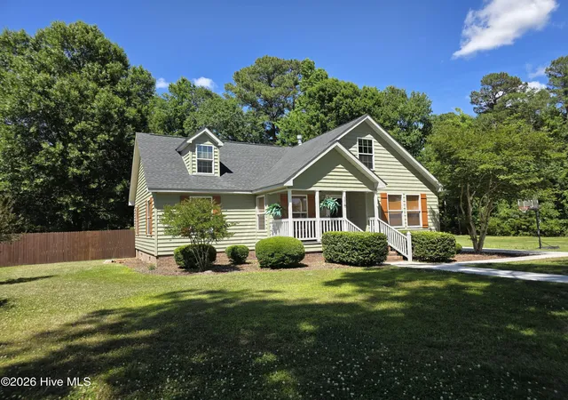 Homes for sale in Lake Waccamaw, NC | 116 Schley Ave, Lake Waccamaw, NC 28450 | MLS# 100575470