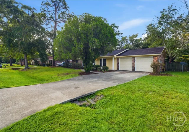 Photo 3 of Single family home for sale at 615 Madison Dr, Hinesville, GA 31313 | MLS# SA362803 | Listing updated on 2026-08-17