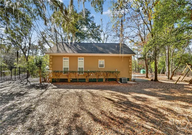 Homes for sale in Richmond Hill, GA | 220 Crosswinds Dr, Richmond Hill, GA 31324 | MLS# SA347850
