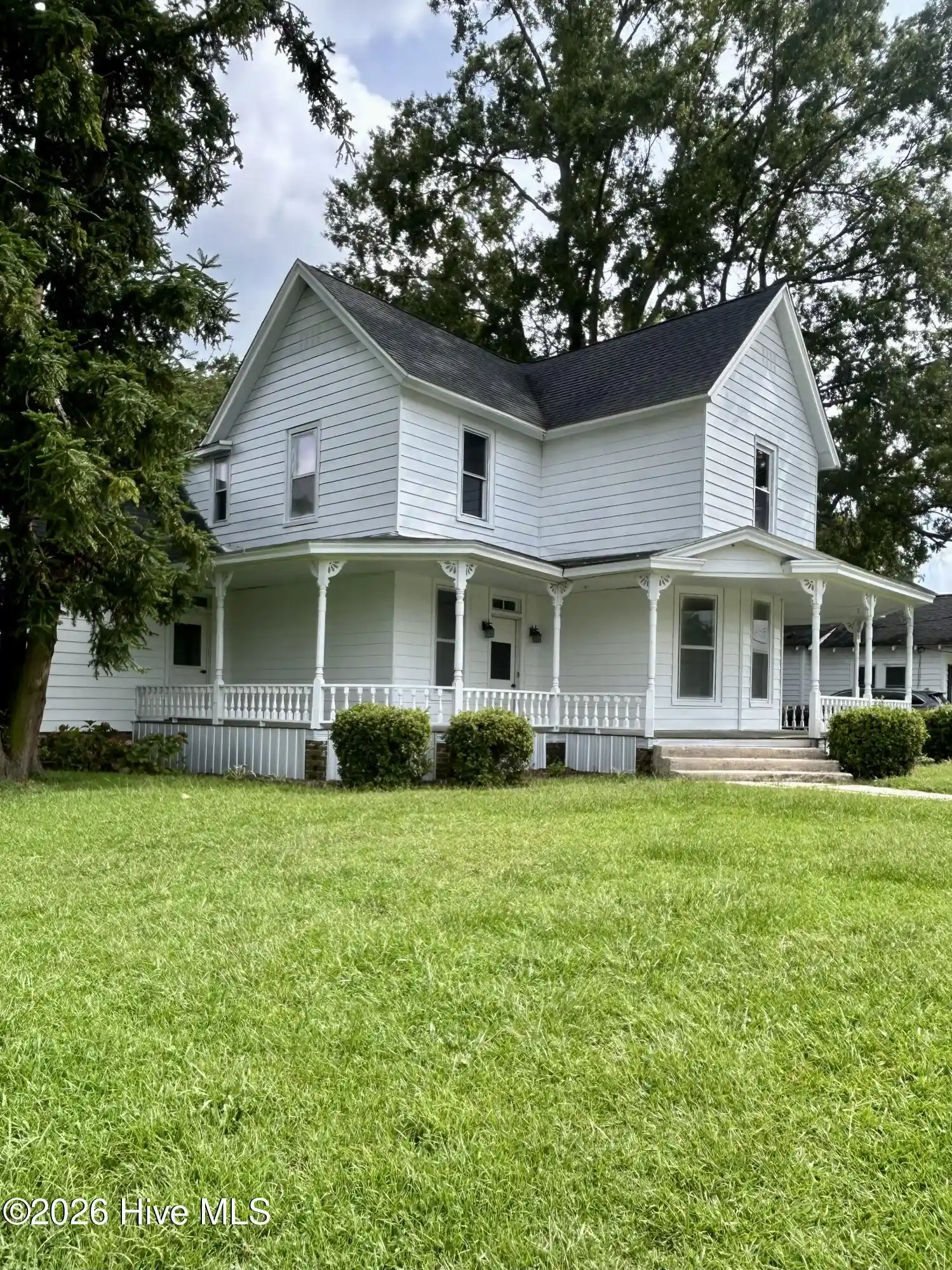 Photo 1 of Single family home for sale at 414 N Center St, Mount Olive, NC 28365 | MLS# 100599162 | Listing updated on 2026-09-30