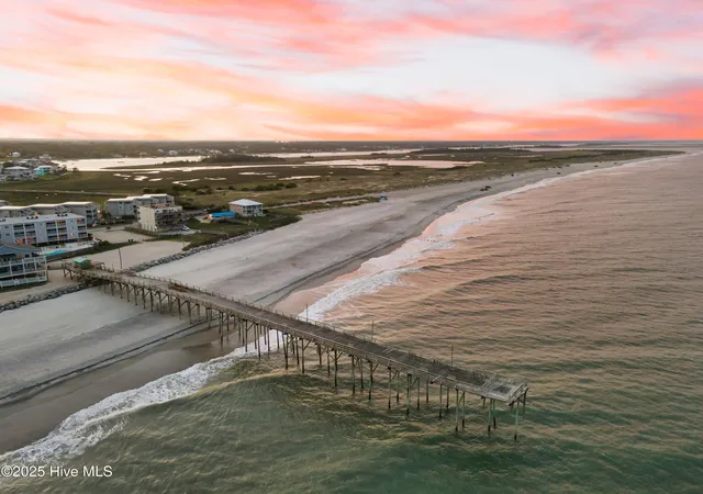 2nd image of 1801 Canal Dr, Carolina Beach, NC 28428