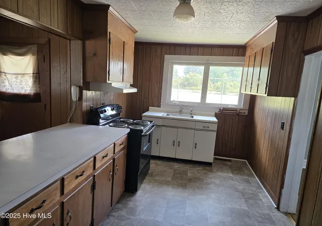 3rd image of 200 Martin St, Williamston, NC 27892 | MLS# 100521750