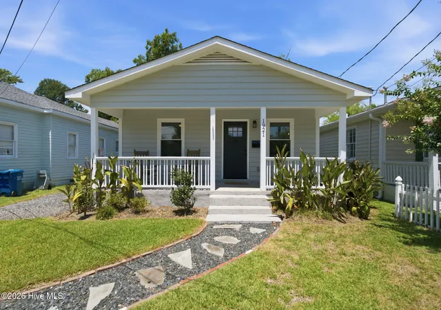 Photo 2 of Single family home for sale at 1921 Hudson Dr, Wilmington, NC 28403 | MLS# 100590814 | Listing updated on 2026-09-14