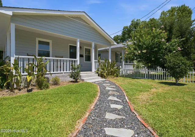 Photo 3 of Single family home for sale at 1921 Hudson Dr, Wilmington, NC 28403 | MLS# 100590814 | Listing updated on 2026-09-14