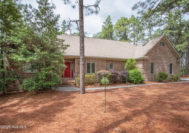 Photo 2 of Single family home for sale at 2 Interlachon Dr, Pinehurst, NC 28374 | MLS# 100570449 | Listing updated on 2026-08-26
