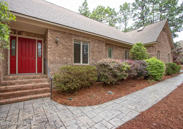 Photo 3 of Single family home for sale at 2 Interlachon Dr, Pinehurst, NC 28374 | MLS# 100570449 | Listing updated on 2026-08-26