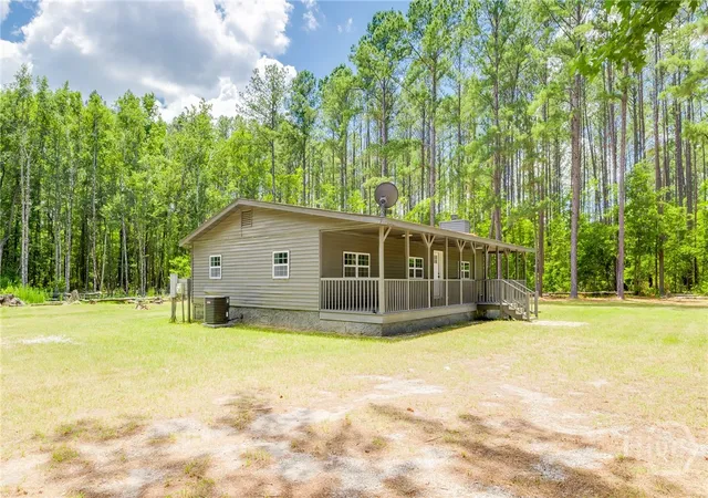 Homes for sale in Ellabell, GA | 4112 Seed Tick Rd, Ellabell, GA 31308 | MLS# SA359407