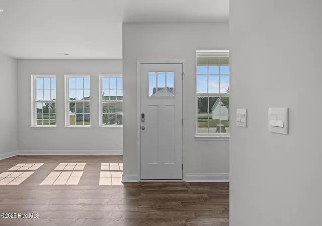 Photo 2 of Single family home for sale at 272 Lake Tyler Dr, New Bern, NC 28560 | MLS# 100588616 | Listing updated on 2026-09-14