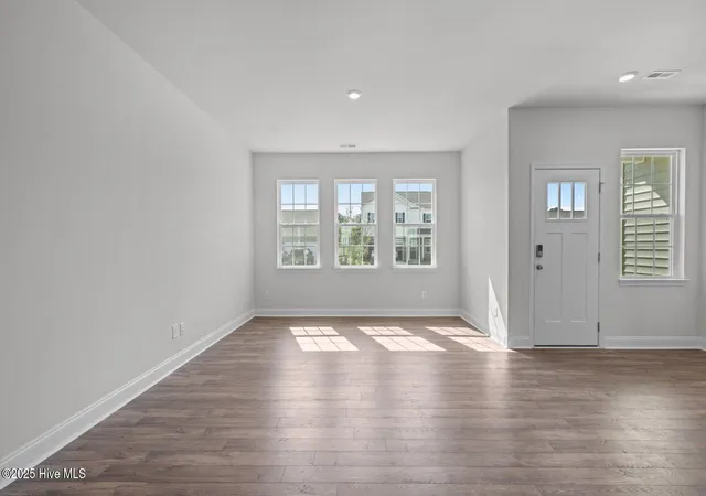 Photo 3 of Single family home for sale at 272 Lake Tyler Dr, New Bern, NC 28560 | MLS# 100588616 | Listing updated on 2026-09-14